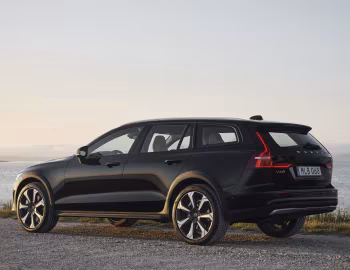 Volvo V60 B5 AWD Cross Country [Worldwide] '2021–pr.