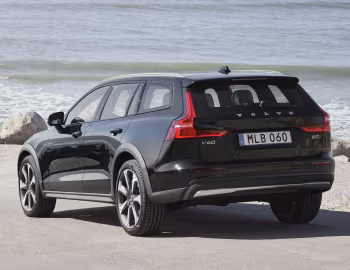 Volvo V60 B5 AWD Cross Country [Worldwide] '2021–pr.