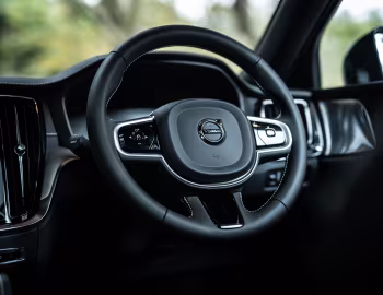 Interior Volvo V60 B5 R-Design [Japan] '2020–pr.