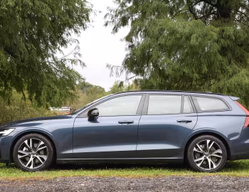 Volvo V60 B5 R-Design [Taiwan] '2021–pr.