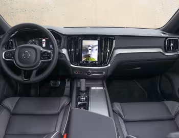 Panneau avant Volvo V60 B5 R-Design [Taiwan] '2021–pr.