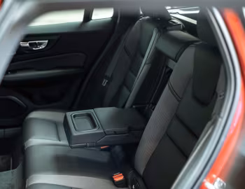 Interior Volvo V60 B5 R-Design [Japan] '2020–pr.