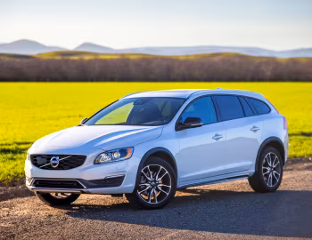 2015–18 Volvo V60 T5 Cross Country [North America] '2015–18