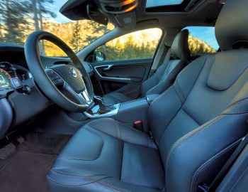 Interior 2015–18 Volvo V60 T5 Cross Country [North America] '2015–18