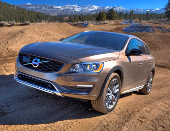 2015–18 Volvo V60 T5 Cross Country [North America] '2015–18