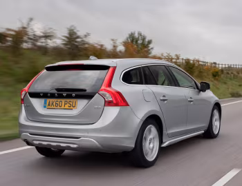 Volvo V60 D3 [UK-spec] '2010–13