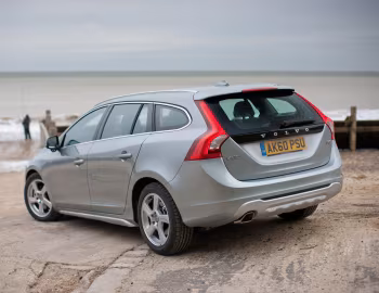 Volvo V60 D3 [UK-spec] '2010–13