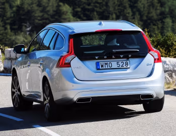 Volvo V60 D4 [Worldwide] '2013–18