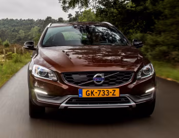 Volvo V60 D4 Cross Country [Worldwide] '2015–18