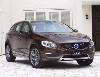 Volvo V60 D4 Cross Country [Japan] '2015–18