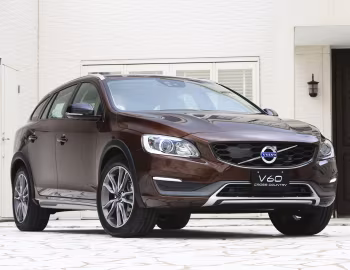 Volvo V60 D4 Cross Country [Japan] '2015–18