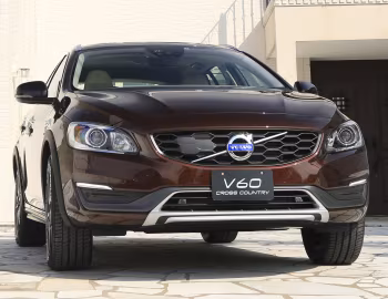 Volvo V60 D4 Cross Country [Japan] '2015–18