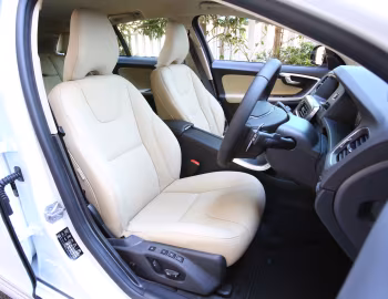 Interior Volvo V60 D4 Cross Country [Japan] '2015–18