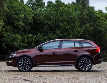 Volvo V60 D4 Cross Country [Worldwide] '2015–18