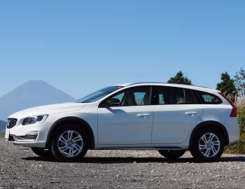 Volvo V60 D4 Cross Country [Japan] '2015–18