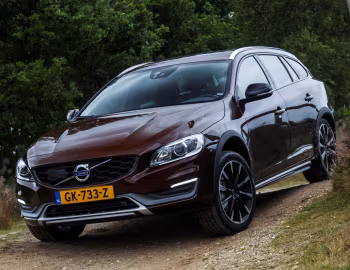 Volvo V60 D4 Cross Country [Worldwide] '2015–18