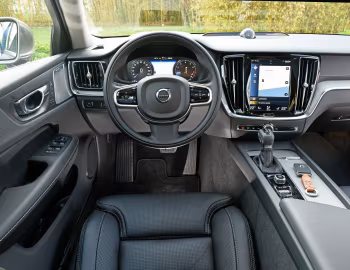 Panneau avant Volvo V60 D4 Momentum [Worldwide] '2018–pr.