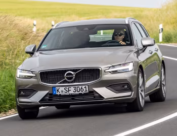 Volvo V60 D4 Momentum [Worldwide] '2018–pr.