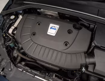 Sous la capuche Volvo V60 D5 R-Design [UK-spec] '2010–13