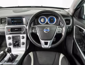 Panneau avant Volvo V60 D5 R-Design [UK-spec] '2010–13