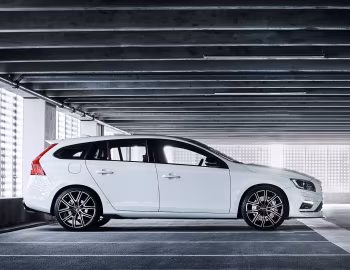 Volvo V60 Polestar [Worldwide] '2017–18