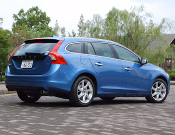 Volvo V60 T4 [Japan] '2013–18