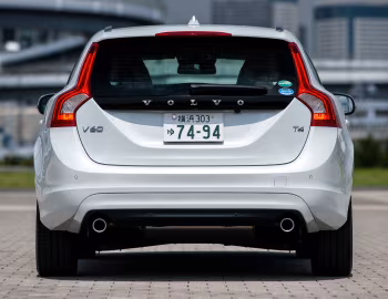 Volvo V60 T4 "Luxury Edtion" [Japan] '2014–15