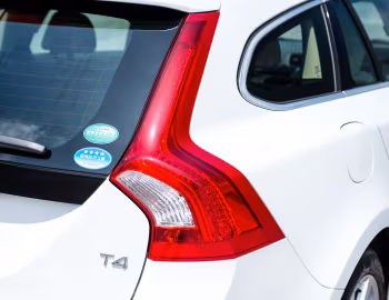 Volvo V60 T4 "Luxury Edtion" [Japan] '2014–15