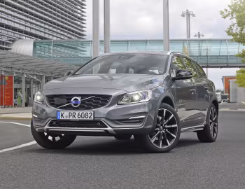 Volvo V60 T5 Cross Country [Worldwide] '2015–18