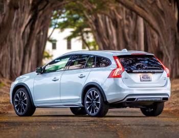 2015–18 Volvo V60 T5 Cross Country [North America] '2015–18