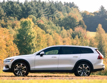2019–22 Volvo V60 T5 Cross Country [North America] '2018–22