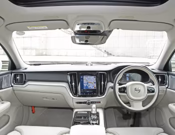 Panneau avant Volvo V60 T6 AWD Inscription [Japan] '09.2018–pr.