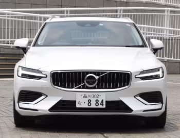 Volvo V60 T6 AWD Inscription [Japan] '09.2018–pr.