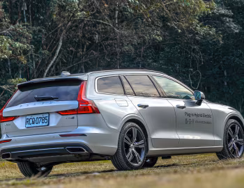 Volvo V60 T6 Inscription [Taiwan] '2019–pr.