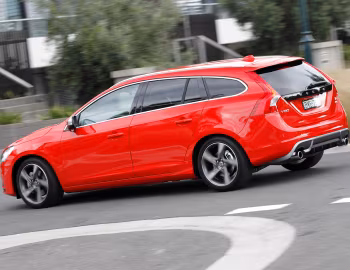 Volvo V60 T6 R-Design [Australia] '2011–13