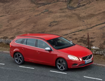 Volvo V60 T6 R-Design [UK-spec] '2010–13