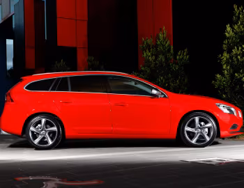 Volvo V60 T6 R-Design [Australia] '2011–13