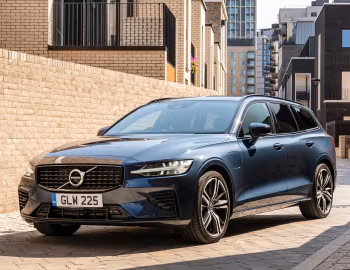 Volvo V60 T6 Recharge AWD R-Design [UK-spec] '2020–pr.