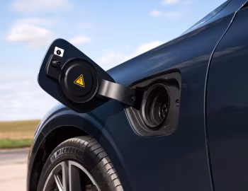 Volvo V60 T6 Recharge AWD R-Design [UK-spec] '2020–pr.