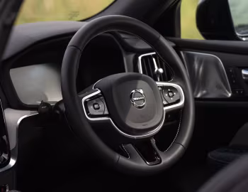 Interior Volvo V60 T6 Recharge AWD R-Design [UK-spec] '2020–pr.