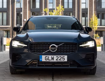 Volvo V60 T6 Recharge AWD R-Design [UK-spec] '2020–pr.