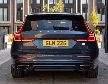 Volvo V60 T6 Recharge AWD R-Design [UK-spec] '2020–pr.