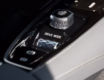 Interior Volvo V60 T6 Recharge AWD R-Design [UK-spec] '2020–pr.