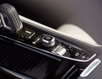 Interior Volvo V60 T6 Recharge AWD R-Design [UK-spec] '2020–pr.