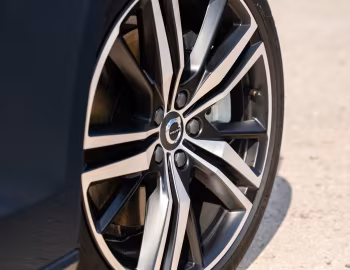 Volvo V60 T6 Recharge AWD R-Design [UK-spec] '2020–pr.