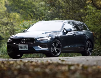 Volvo V60 T8 Recharge AWD Inscription [Taiwan] '2021–pr.