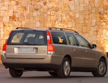 Volvo V70 2.0T [South Africa] '2005–07
