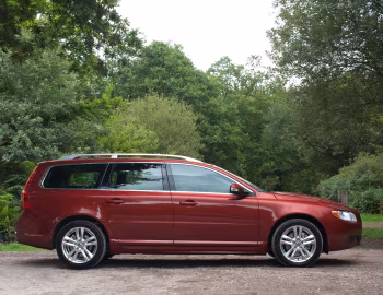 Volvo V70 D5 [UK-spec] '2010–13
