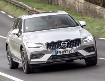 Volvo V60 B4 Cross Country [Worldwide] '2020–pr.