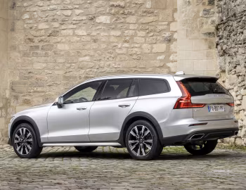 Volvo V60 B4 Cross Country [Worldwide] '2020–pr.